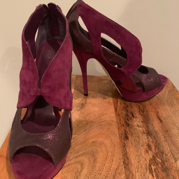 Truth or Dare by Madonna, maroon sexy platforms - Picture 2 of 4